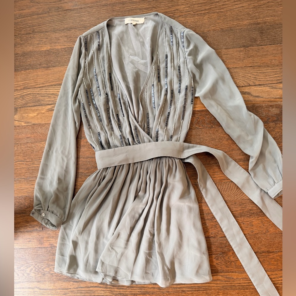 Embellished V-Neck Chiffon Wrap Cocktail Dress in Grey